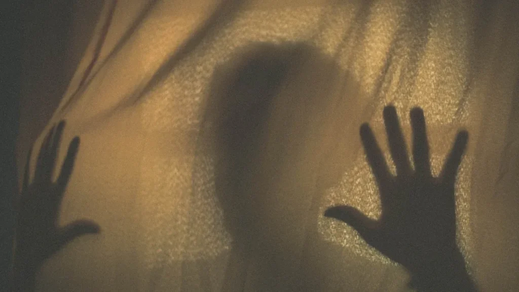 How a Covert Narcissist Treats You: The Hidden Patterns Nobody Warns You About - By Som Dutt @ Embrace Inner Chaos