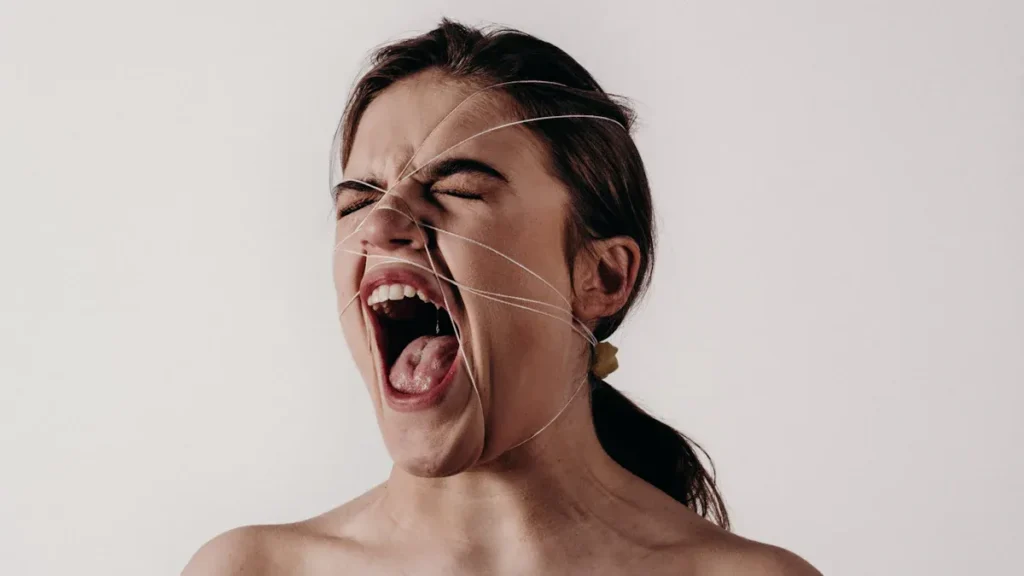 9 Covert Narcissism Triggers That Unleash the Person Nobody Else Sees - By Som Dutt @ Embrace Inner Chaos