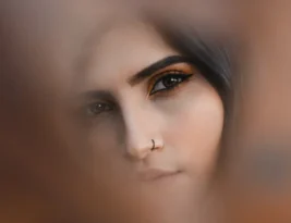7 Signs Your Covert Narcissist Sister Love Bombing Is the Abuse Cycle Resetting — Not an Apology